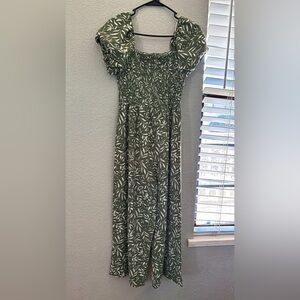 Green and White Maxi Sundress with Puff Cap Sleeves